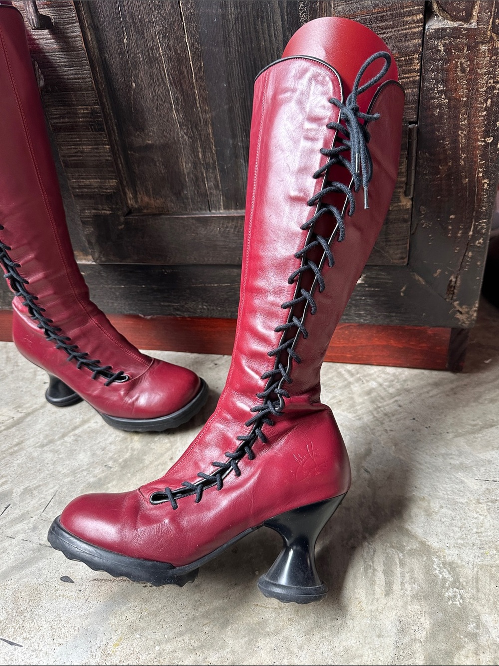 Rare John Fluevog Red Sugars Lace-Up Knee Boots with Sculpted Heels - Picture 3 of 14